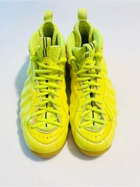 Nike Men’s Foamposite Neon Yellow Galaxy Colorway Sneakers, Size 12
